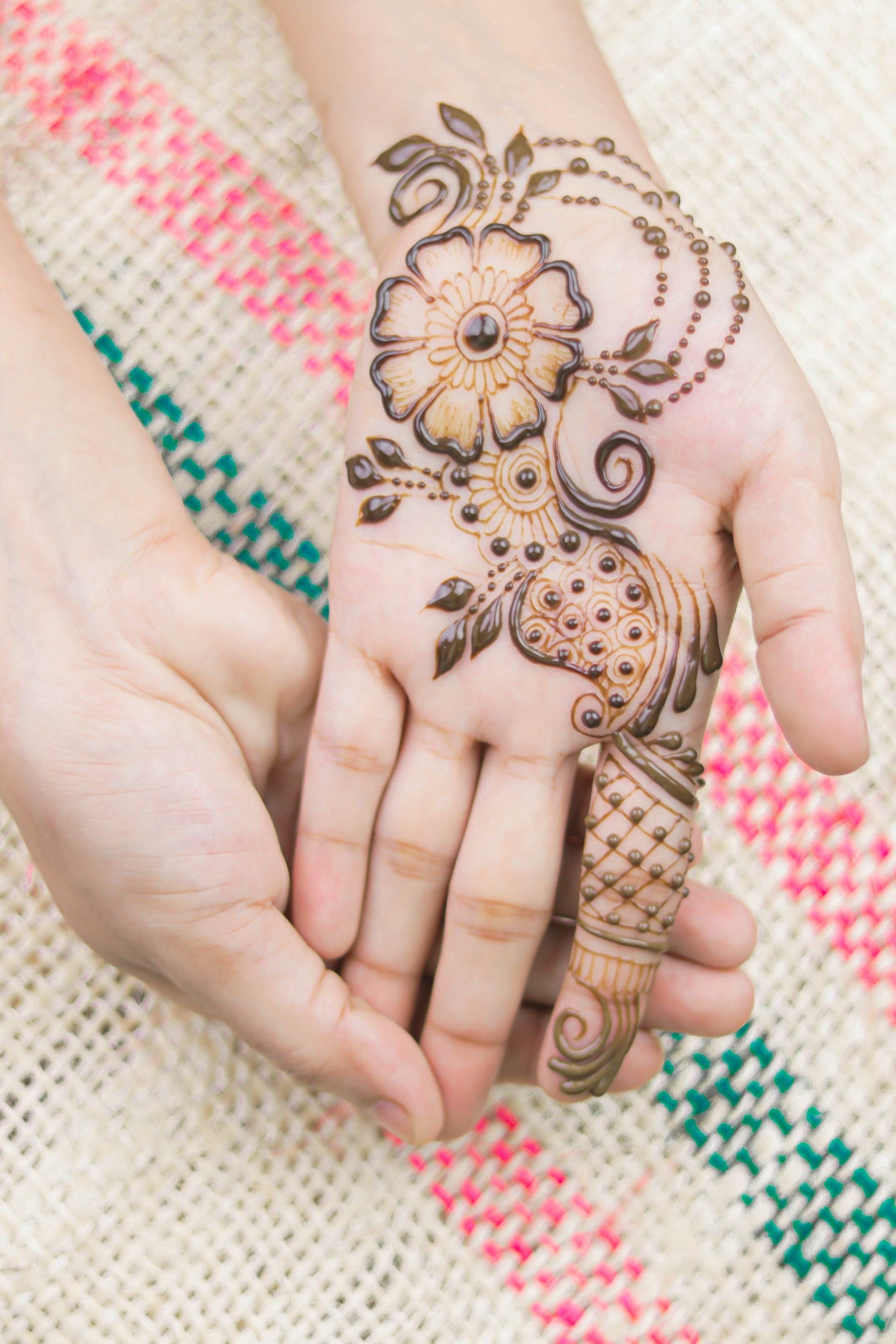 Simple Front Hand Mehndi Design