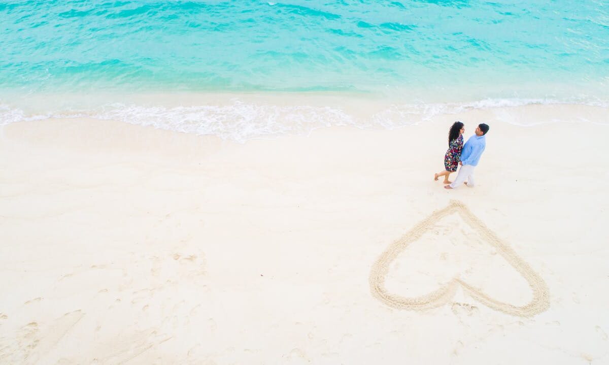 How to Choose the Perfect Romantic Getaway in Tropical Settings