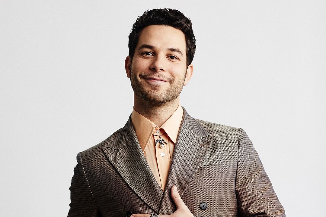 Skylar Astin