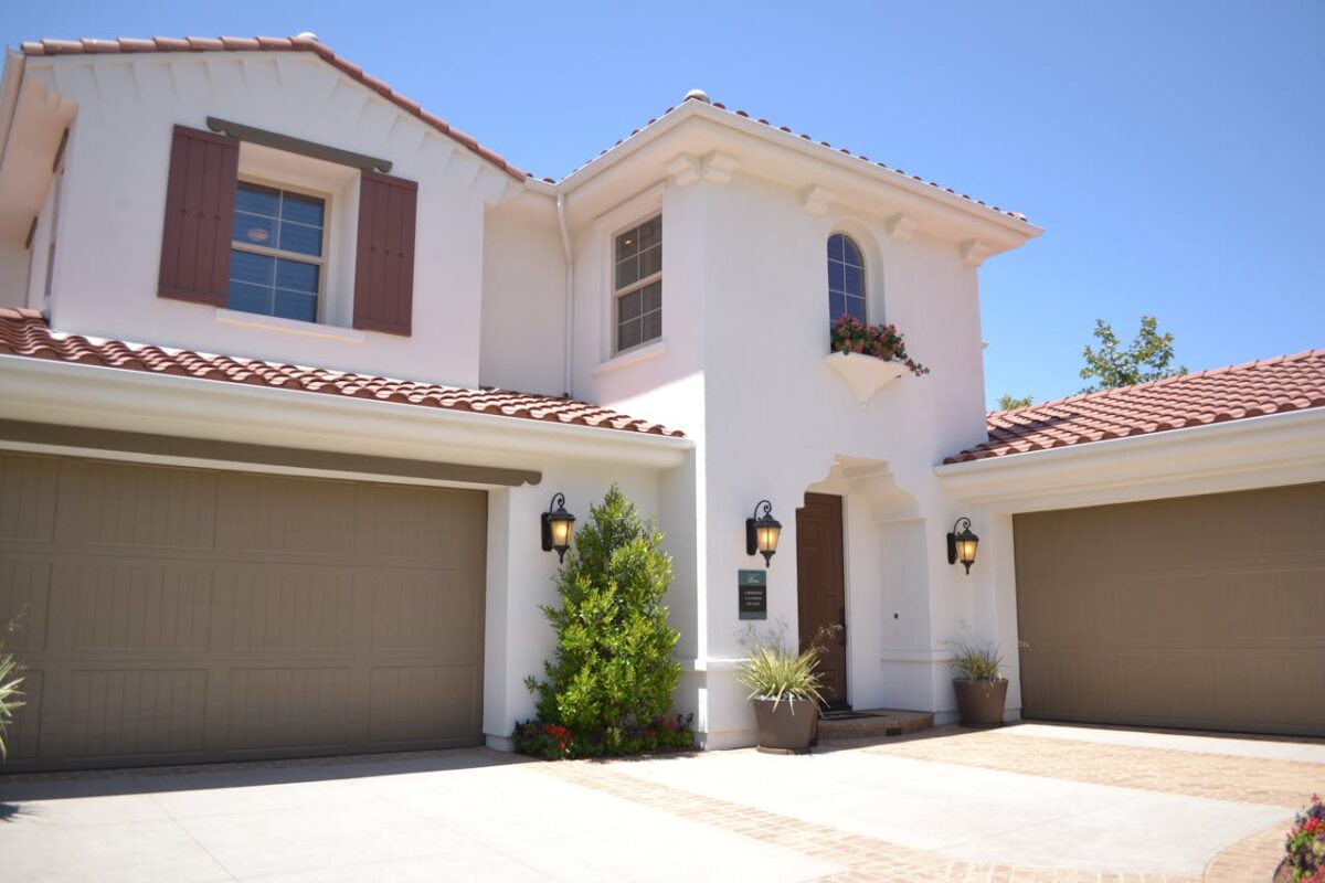 Top 5 Signs Your Garage Door Needs Replacement Now