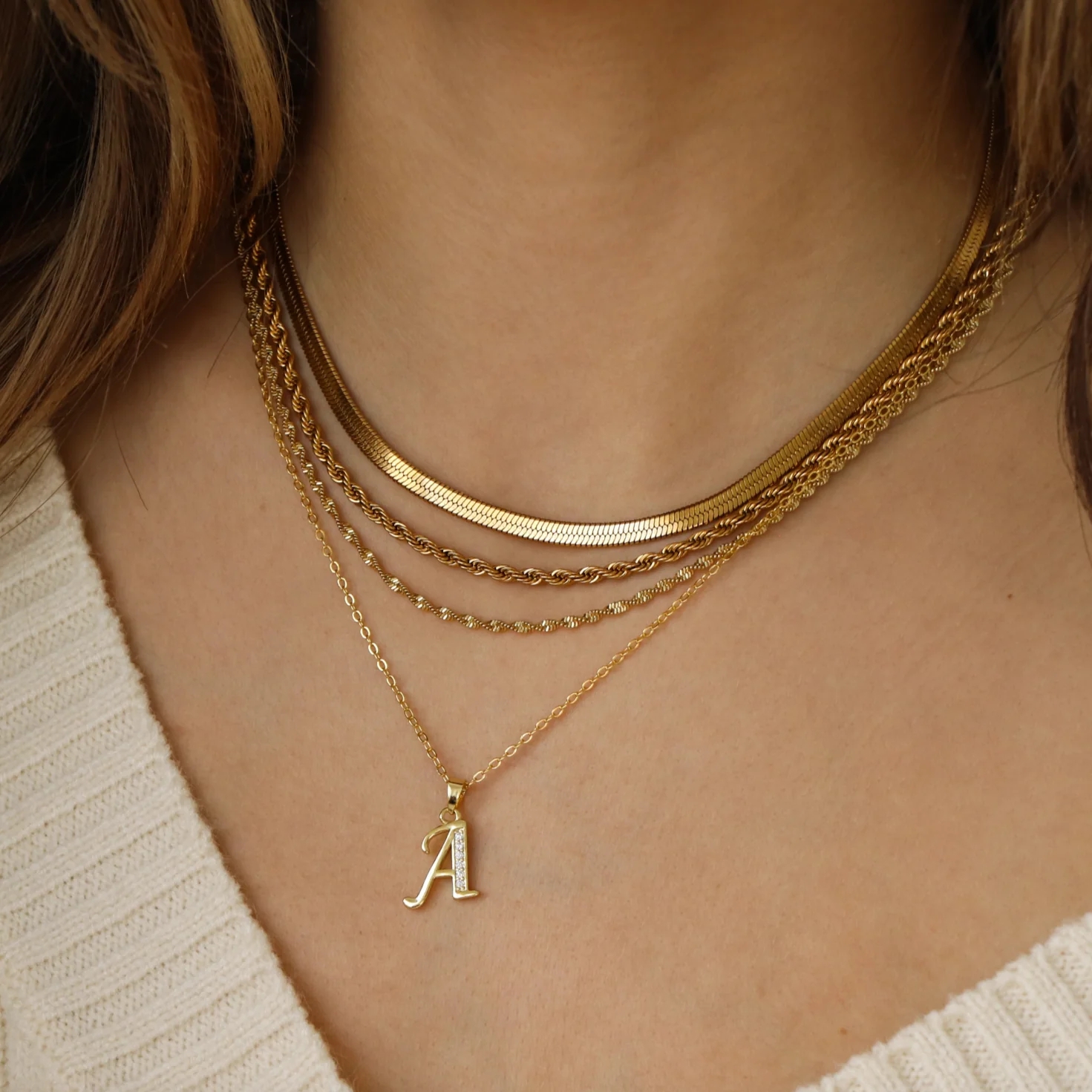 Crafting Memories: How to Choose a Personalized Necklace